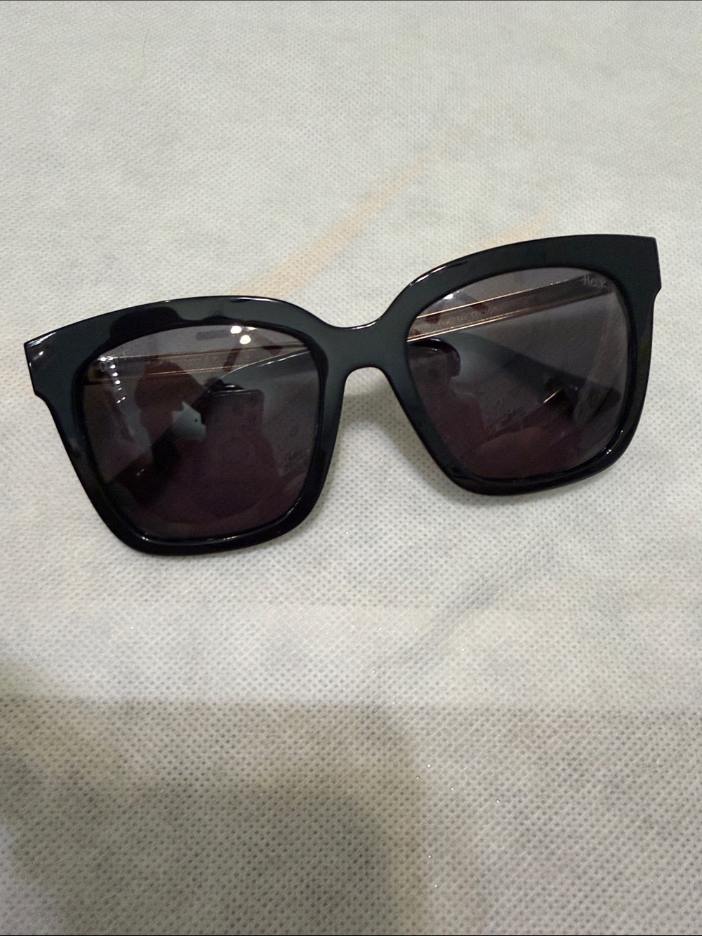 Diff H.E.R Bella Eyewear Black Oversized Square Sunglasses